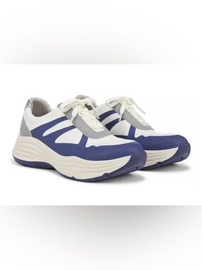 Bzees Lifestride White and Navy Chunky Lace-Up Sneakers size 6m